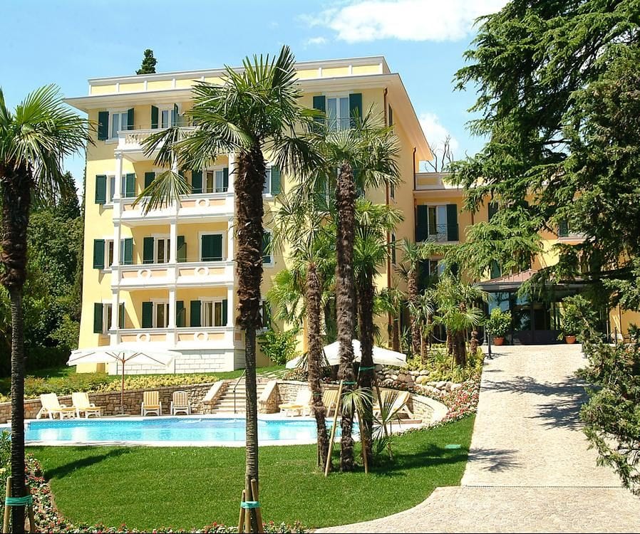 Hotel Villa Sofia - 4 star hotel in Gardone Riviera Lake Garda