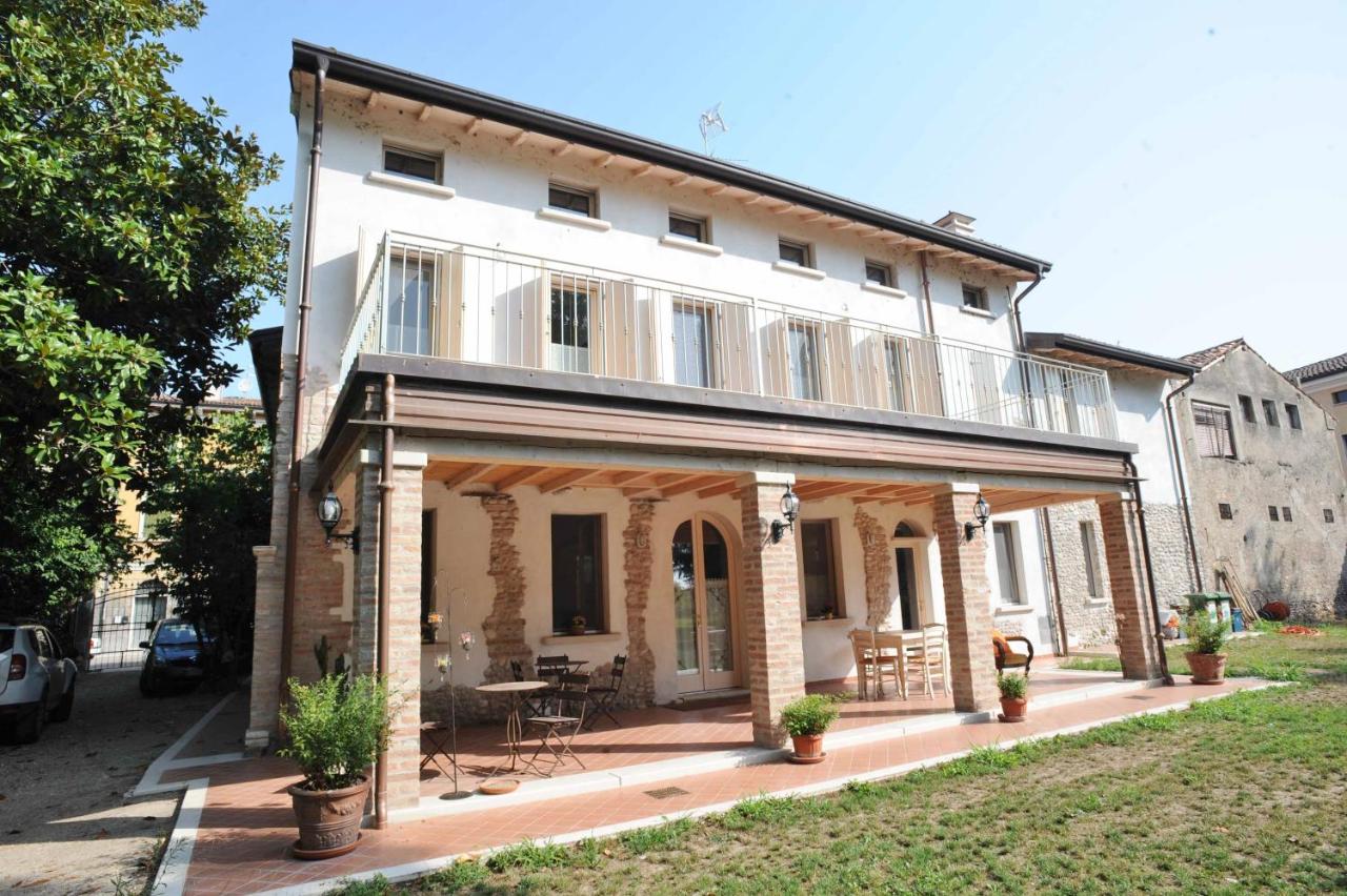 Il Giardino Del Conte Custoza - hotels in Marmirolo Lake Garda
