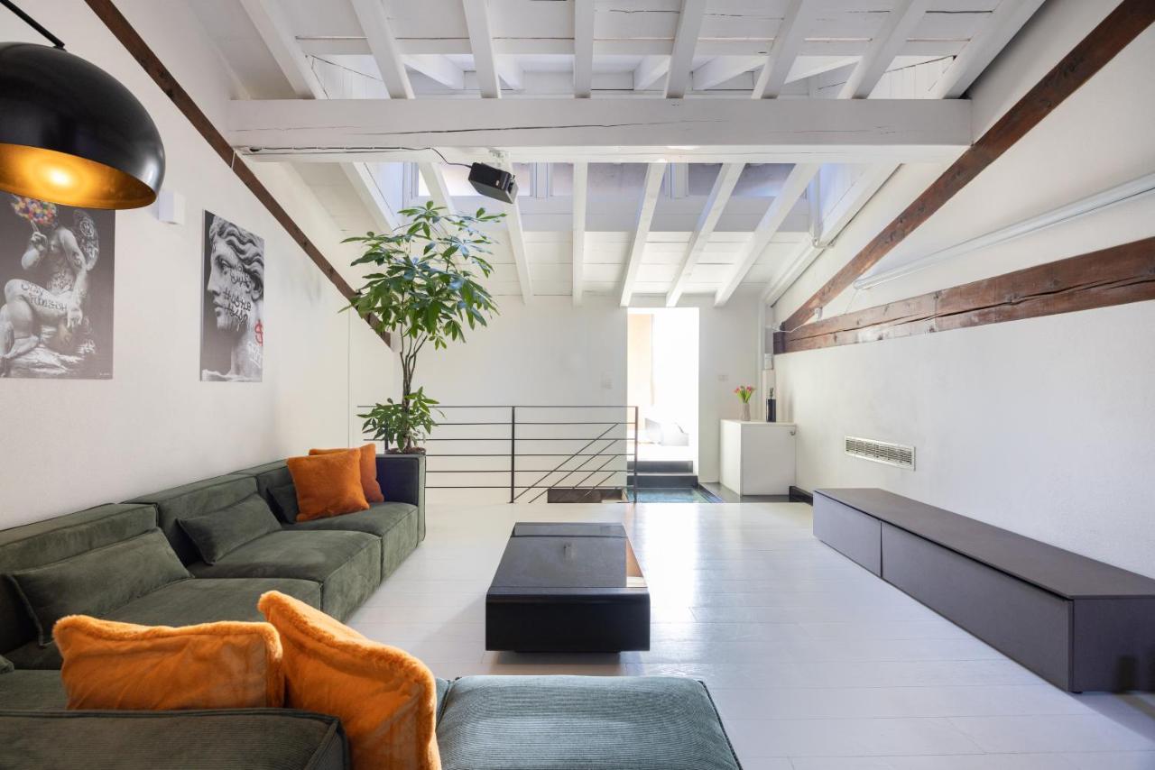 Industrial Loft - Garage-Netflix-wifi - hotels in Brescia Lake Garda