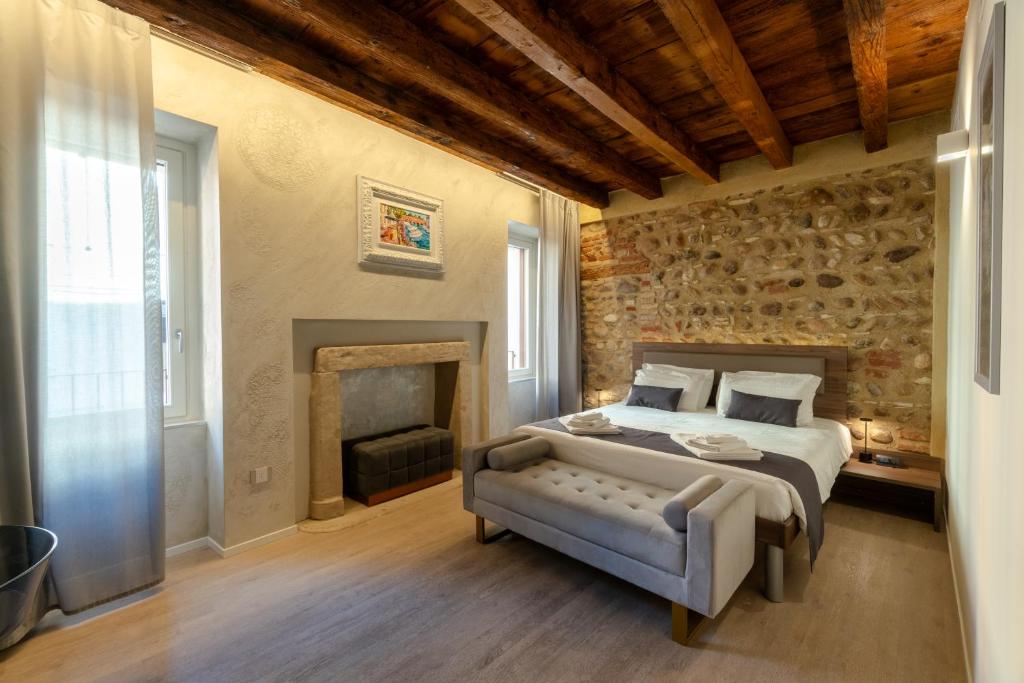 La Casa in Paese - accommodation in Peschiera del Garda Lake Garda