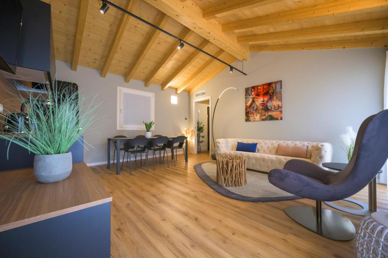La Còrt Apartments - Number 5 - hotels in Manerba del Garda Lake Garda
