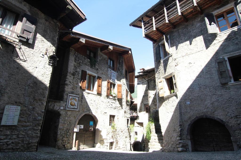 La Piazzetta di Canale B&B - bed and breakfast in Tenno Lake Garda