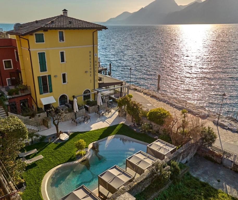Lake Front Hotel Brenzone - 3 star accommodation in Brenzone Lake Garda