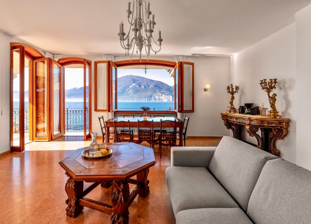 Lakefront Villa Elena by GardaDoma - hotels in Brenzone sul Garda Lake Garda