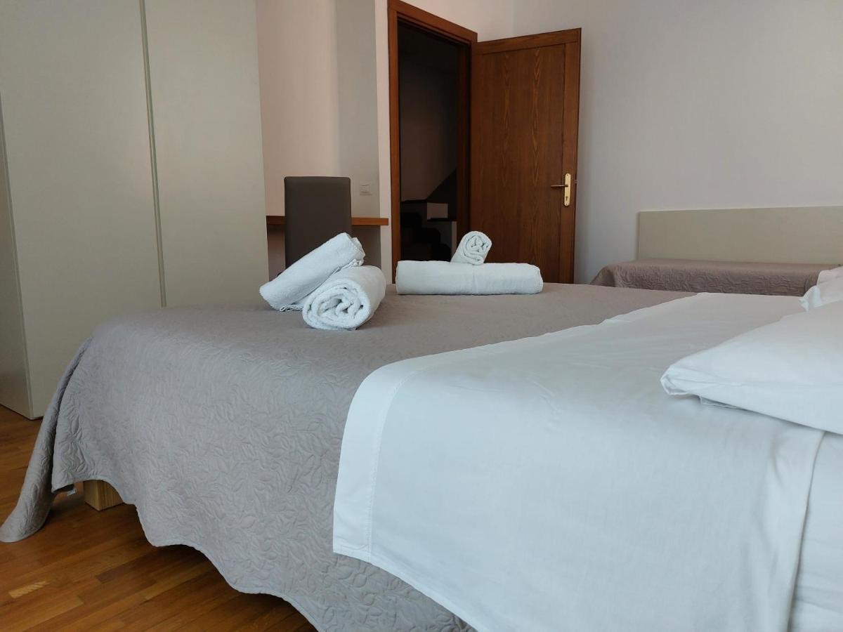 Le Betulle - holiday home - hotels in Sona Lake Garda