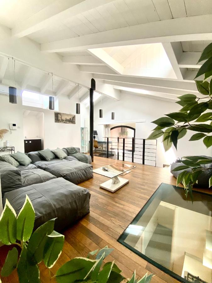 Luxury industrial apt vicino al centro con garage - hotels in Brescia Lake Garda