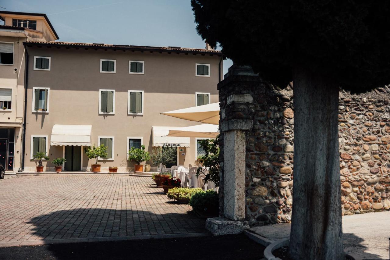 Albergo La Meridiana - 2 star hotels in Castelnuovo del Garda Lake Garda