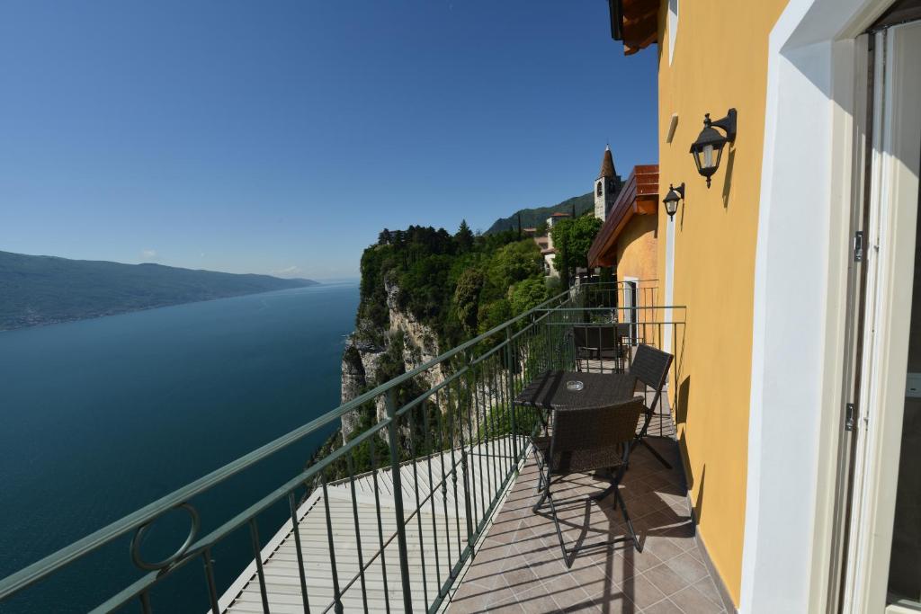 Hotel Miralago - 3 star hotels in Tremosine sul Garda Lake Garda