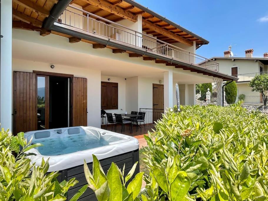 NEU Suite Perlago - hotels in Tignale Lake Garda