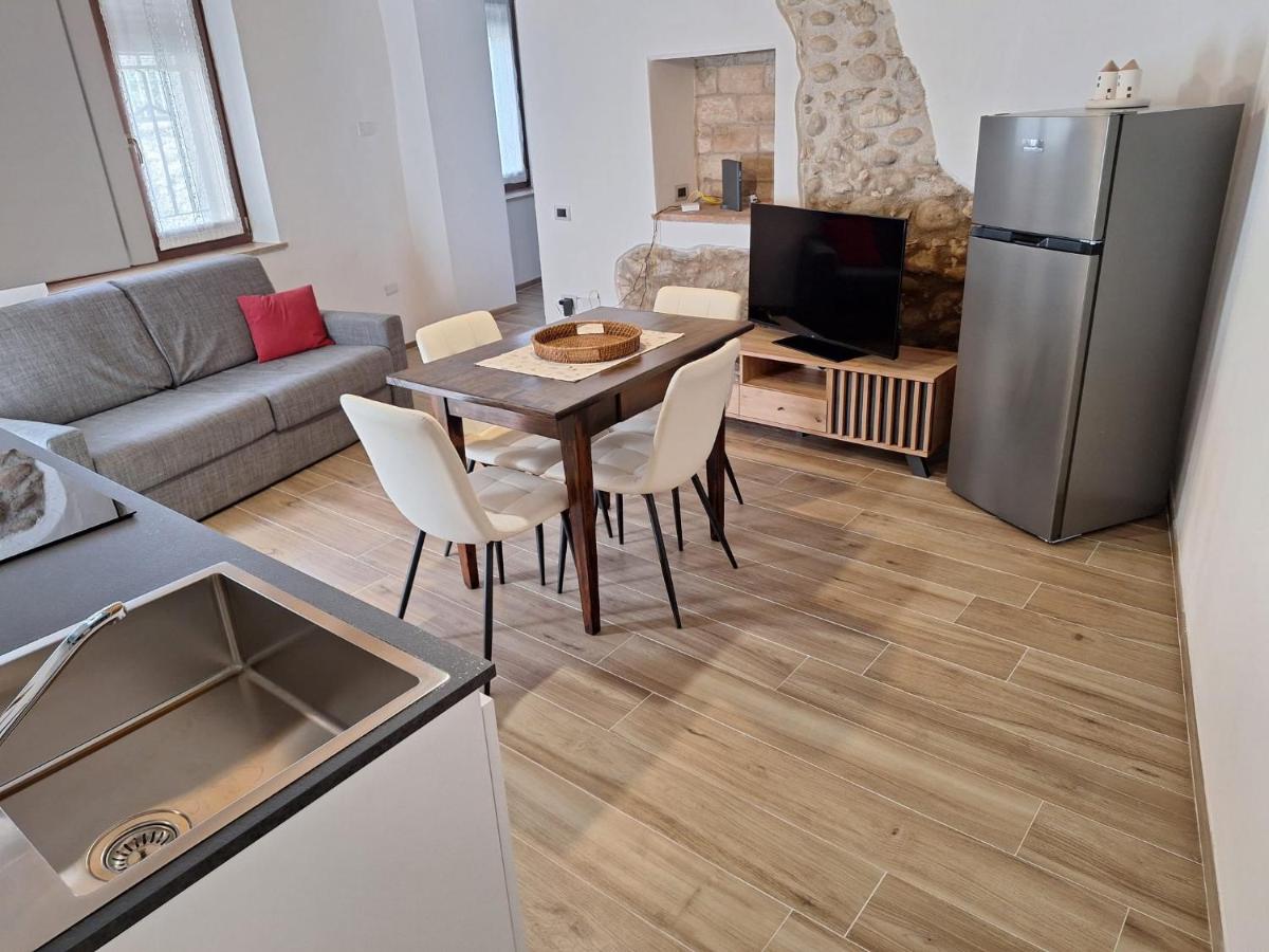 Newcastle house - hotels in Castelnuovo del Garda Lake Garda