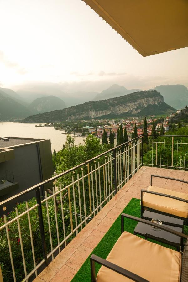 Panoramic Lake View Apartment - hotels in Nago-Torbole Lake Garda