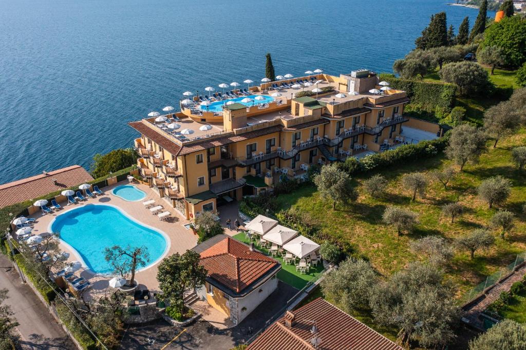 All Inclusive Hotel Piccolo Paradiso - 4 star accommodation in Toscolano Maderno Lake Garda