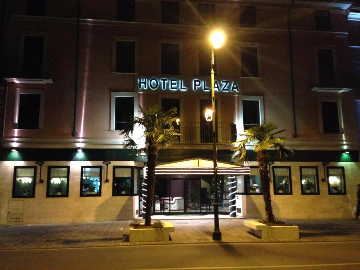 Hotel Plaza - 3 star hotels in Desenzano del Garda Lake Garda