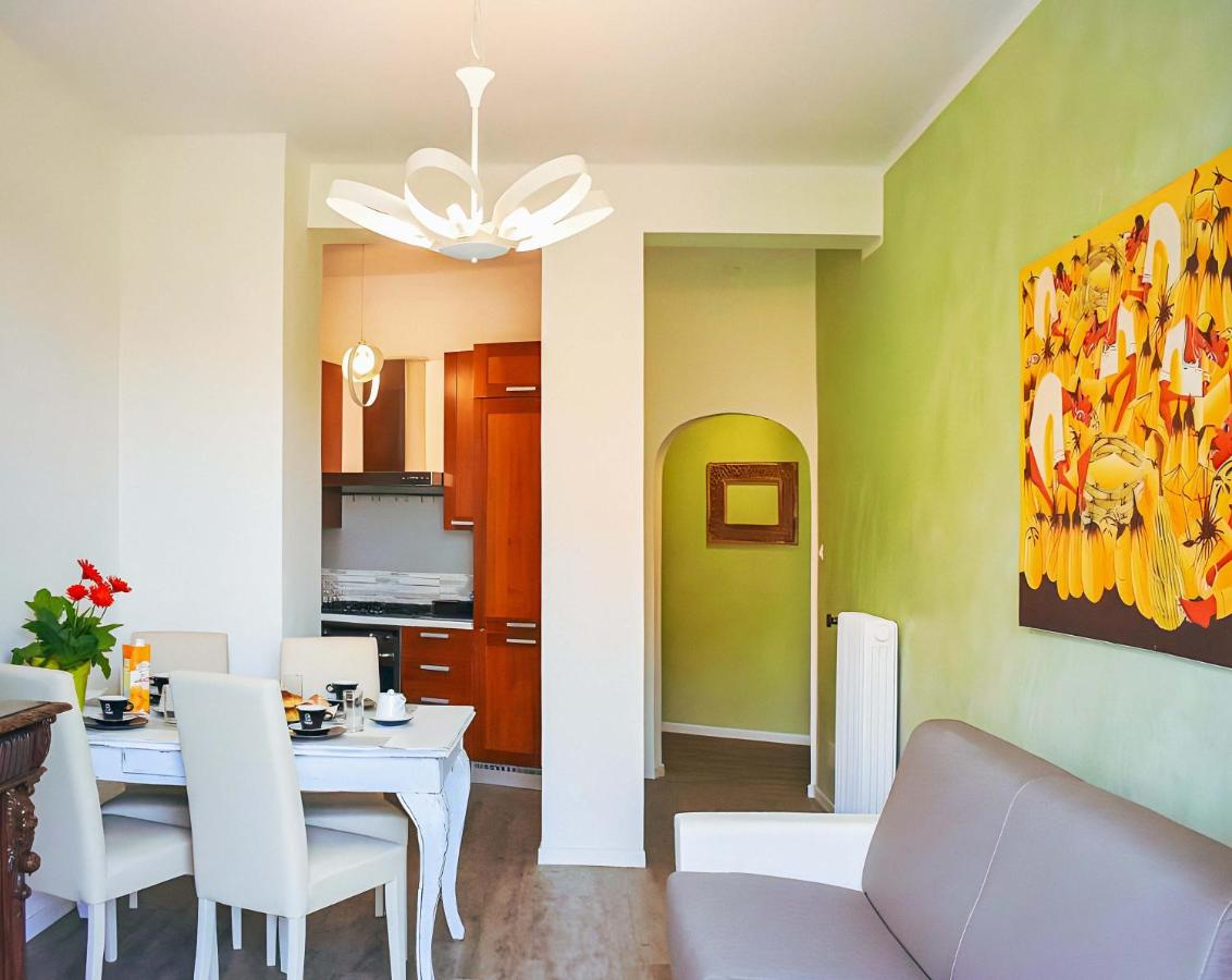 Red & Blu Apartments - hotels in Desenzano del Garda Lake Garda