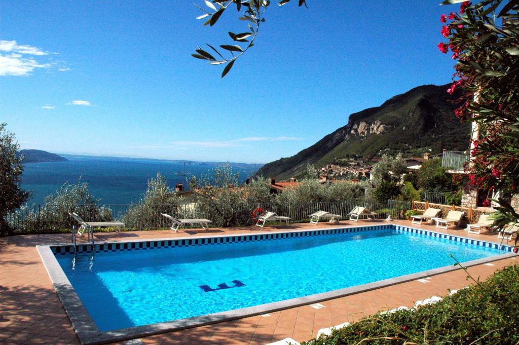 Residence Erika - hotels in Tignale Lake Garda