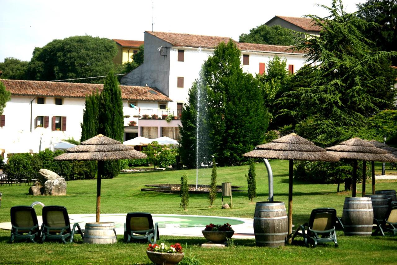 Resort La Mola - hotels in Monzambano Lake Garda