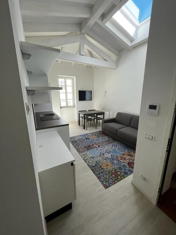 Smart Apartments Palazzo Mazzini - hotels in Rovereto Lake Garda