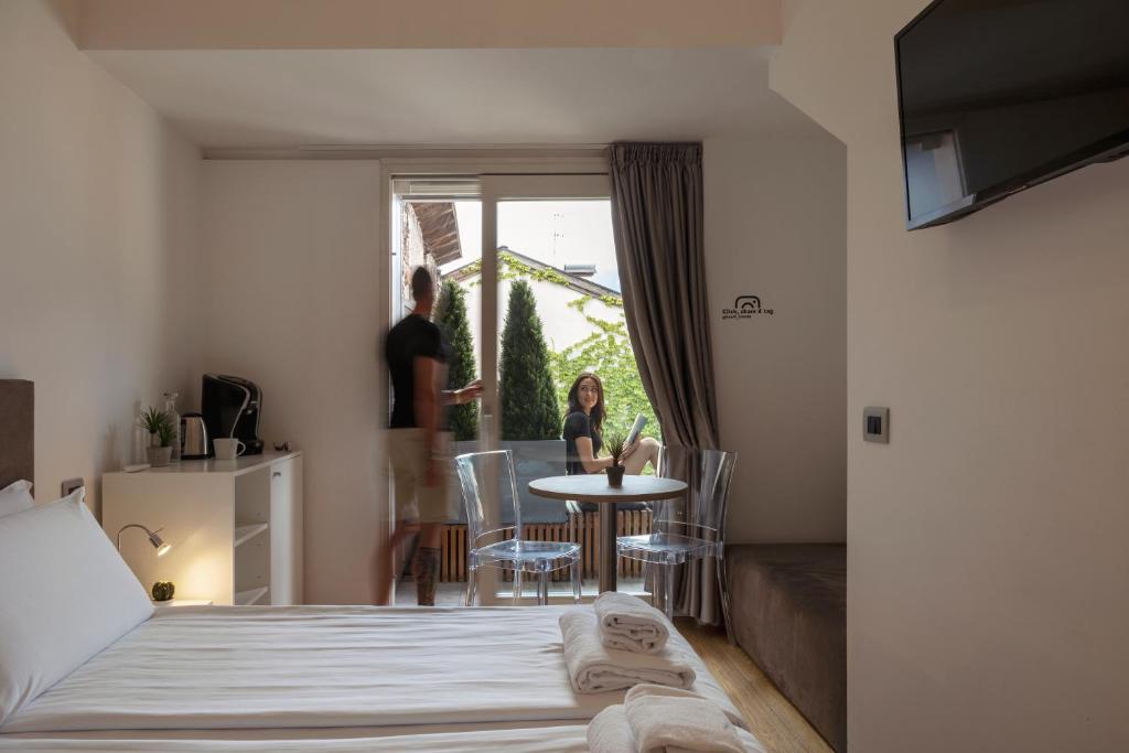 HEART OF TRENTO Loft & Rooms - bed and breakfast in Trento Lake Garda