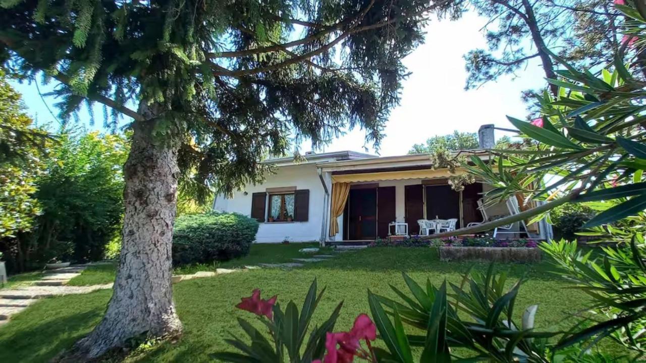 VILLA Amena WI-FI AC Giardino privato - hotels in Marmirolo Lake Garda