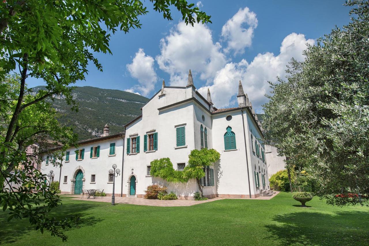 Villa Brignoli - hotels in Ferrara di Monte Baldo Lake Garda