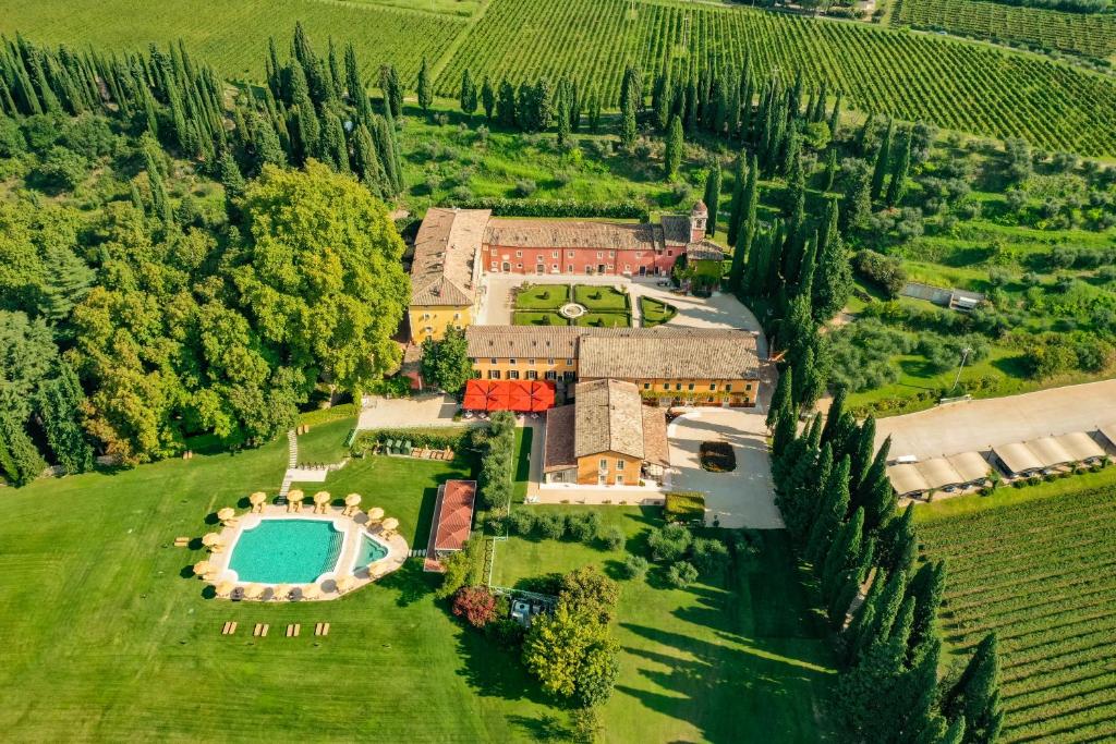 Villa Cordevigo - 5 star accommodation in Cavaion Veronese Lake Garda
