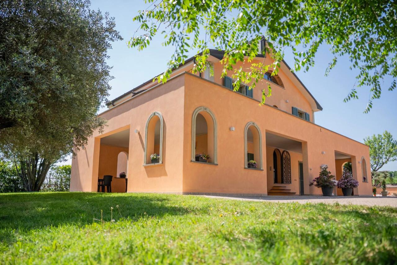 Villa Sun Kiss - hotels in Volta Mantovana Lake Garda