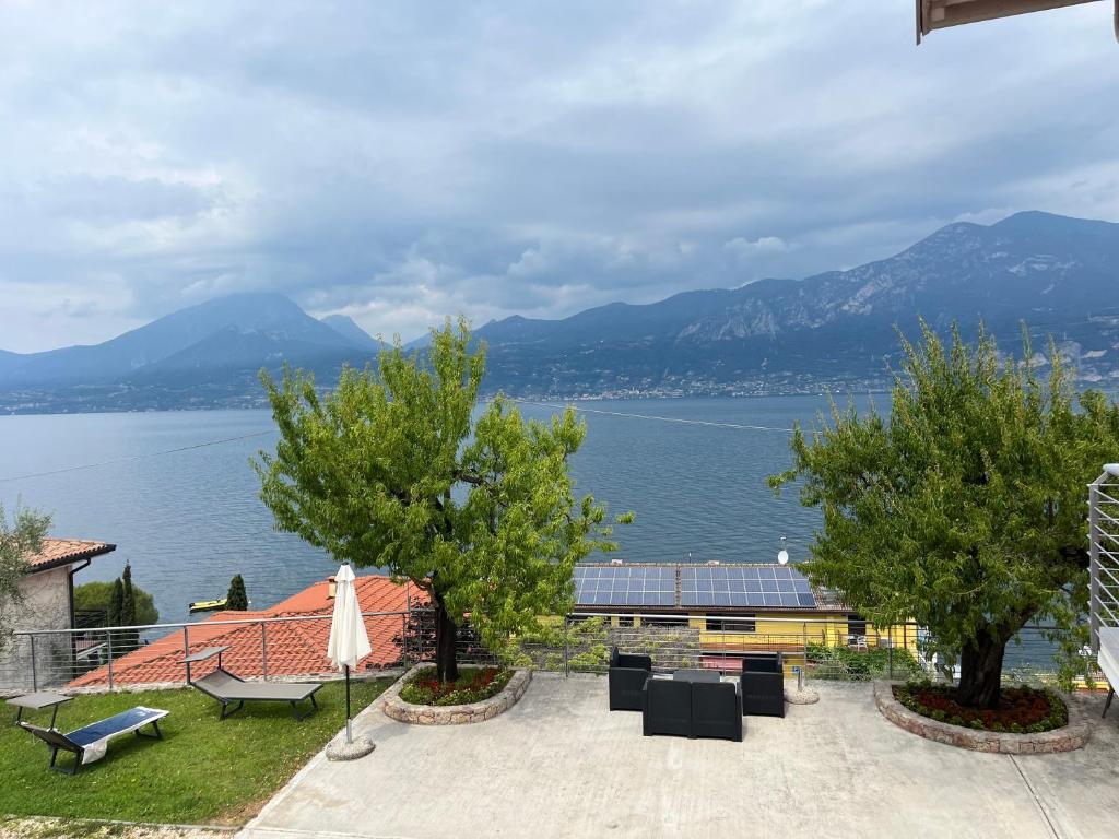 Villa Teresa - Appartamenti con - accommodation in Brenzone sul Garda Lake Garda