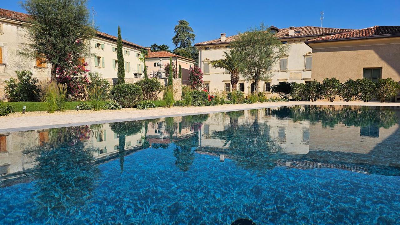 Villa Tosi - Luxury Apartments in Villa Veneta - hotels in Negrar di Valpolicella Lake Garda