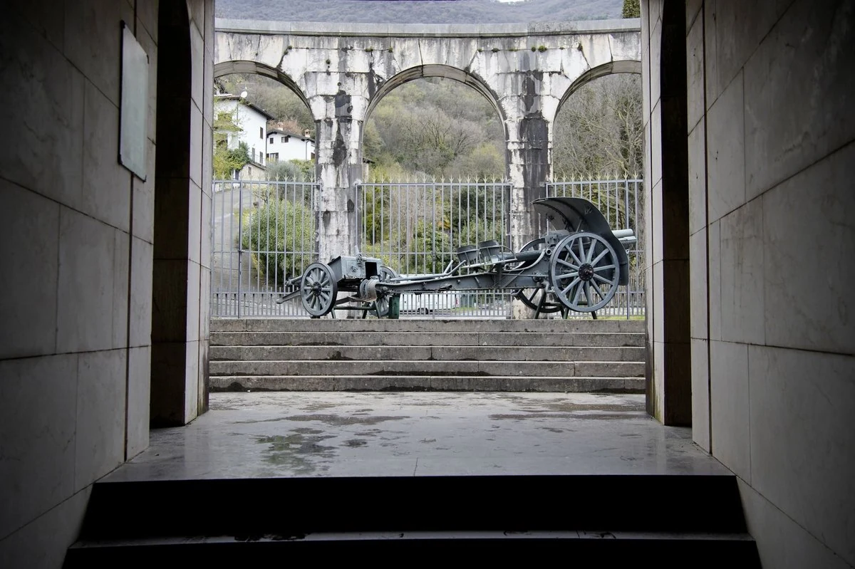 Anfiteatro Morenico Rivoli Veronese — Parchi e Divertimenti Lago di Garda