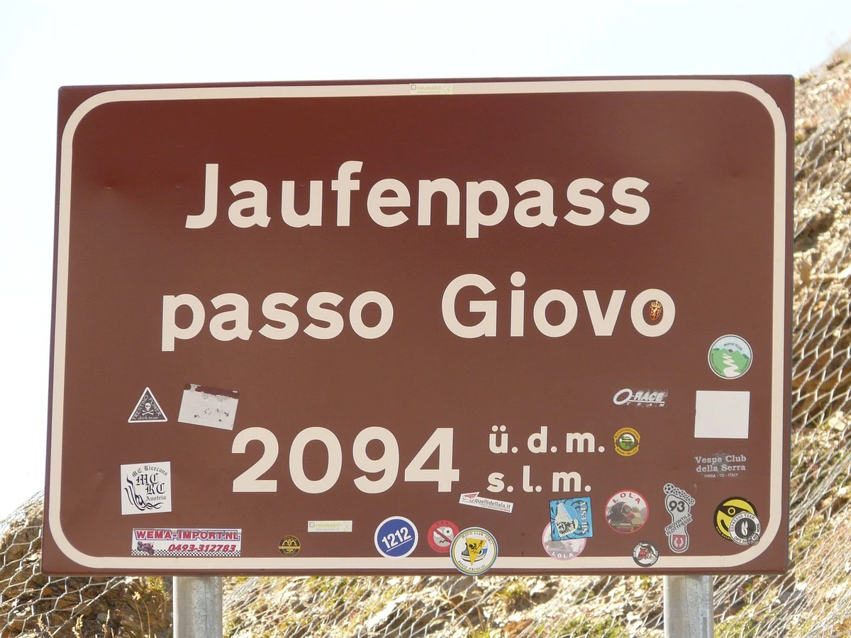 Castel Giovo, Giovo — Castelli e Fortezze Lago di Garda