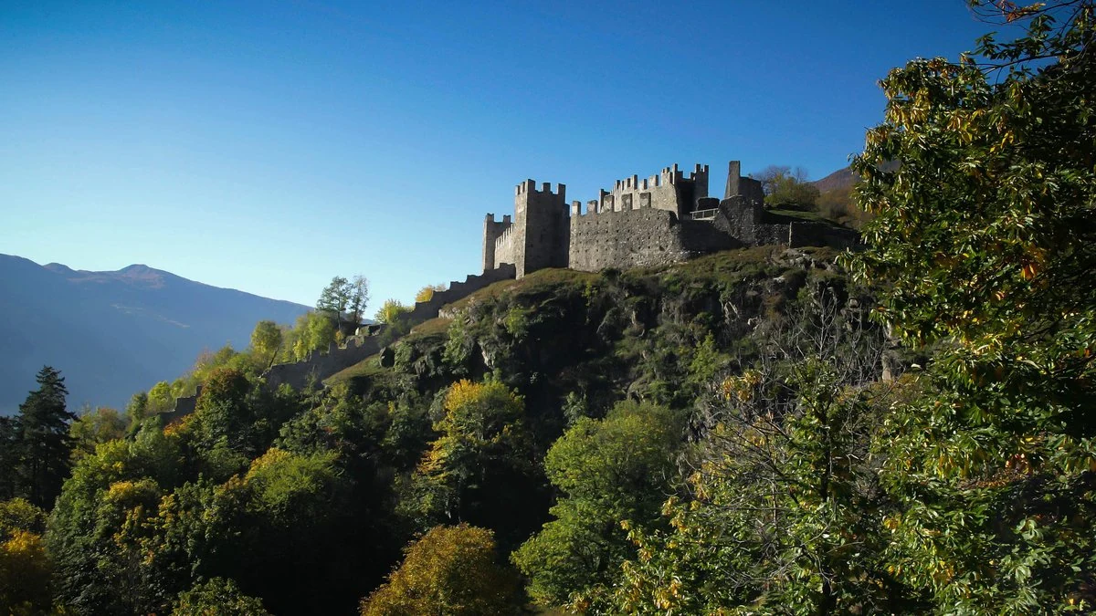 Castello Nuovo, Grosio — Castelli e Fortezze Lago di Garda