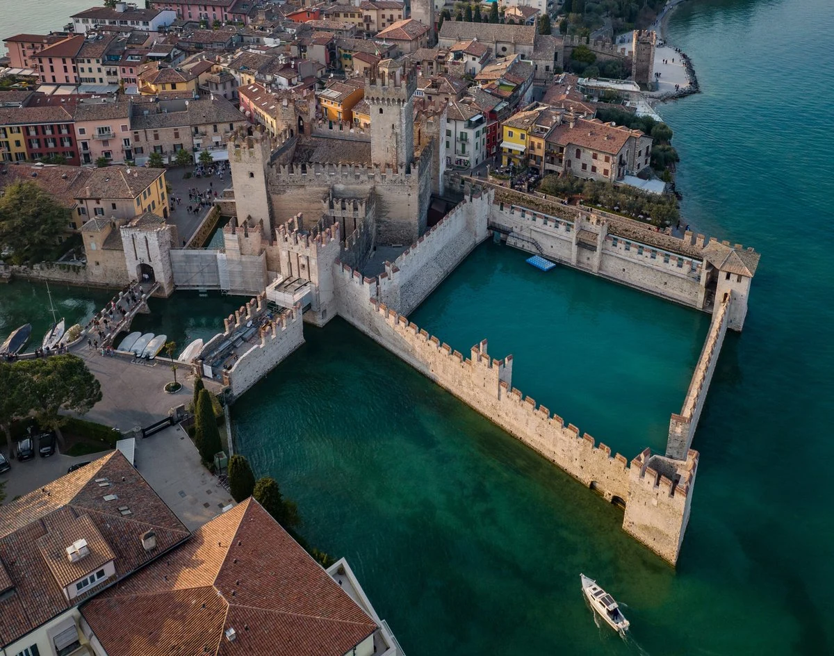 castello scaligero di Sirmione, Sirmione — Musei e Monumenti Lago di Garda