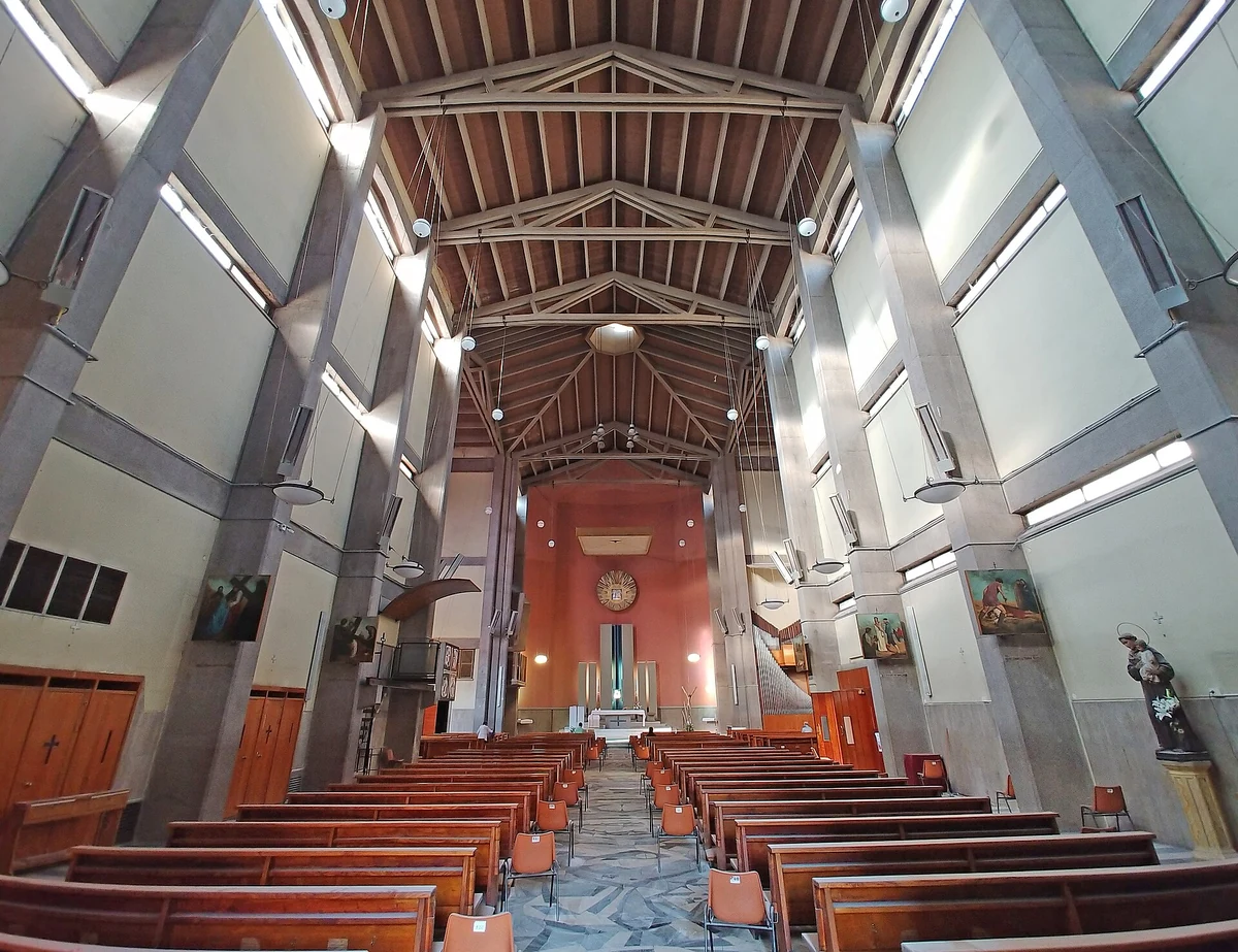 chiesa dei Sacri Cuori di Gesù e Maria, Mantova — Chiese e Santuari Lago di Garda