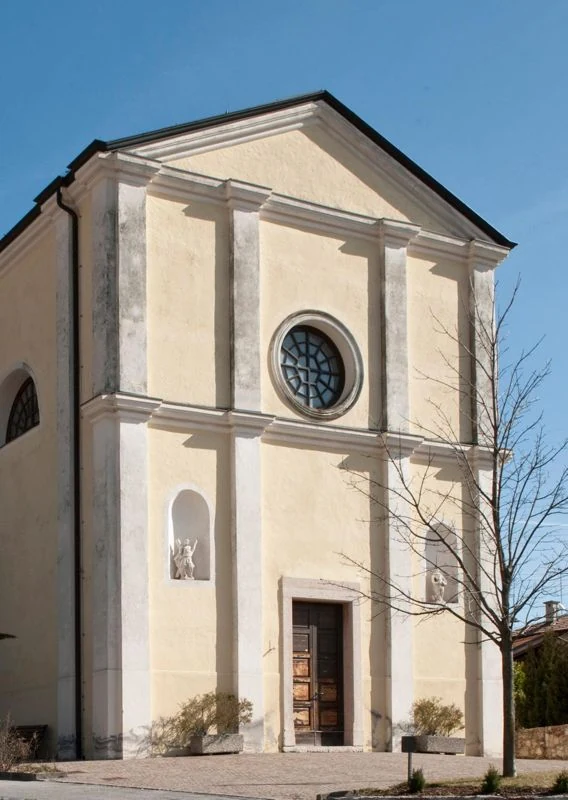 chiesa dei Santi Angeli Custodi, Vallelaghi — Chiese e Santuari Lago di Garda