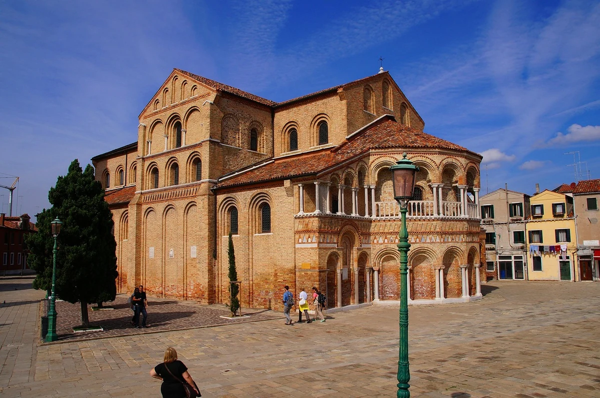 chiesa dei Santi Felice e Adauto, San Felice del Benaco — Chiese e Santuari Lago di Garda