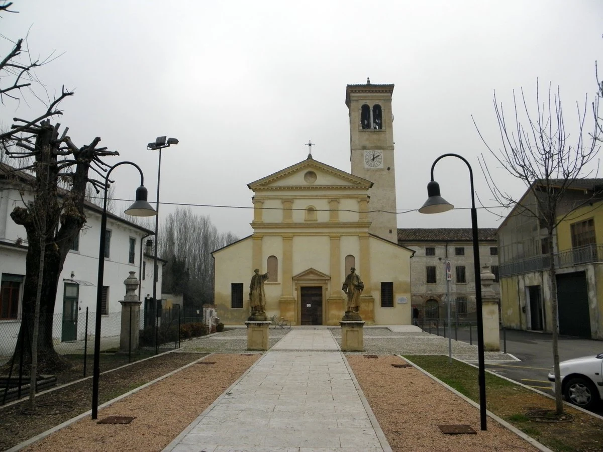 chiesa dei Santi Lorenzo e Stefano, Concamarise — Chiese e Santuari Lago di Garda