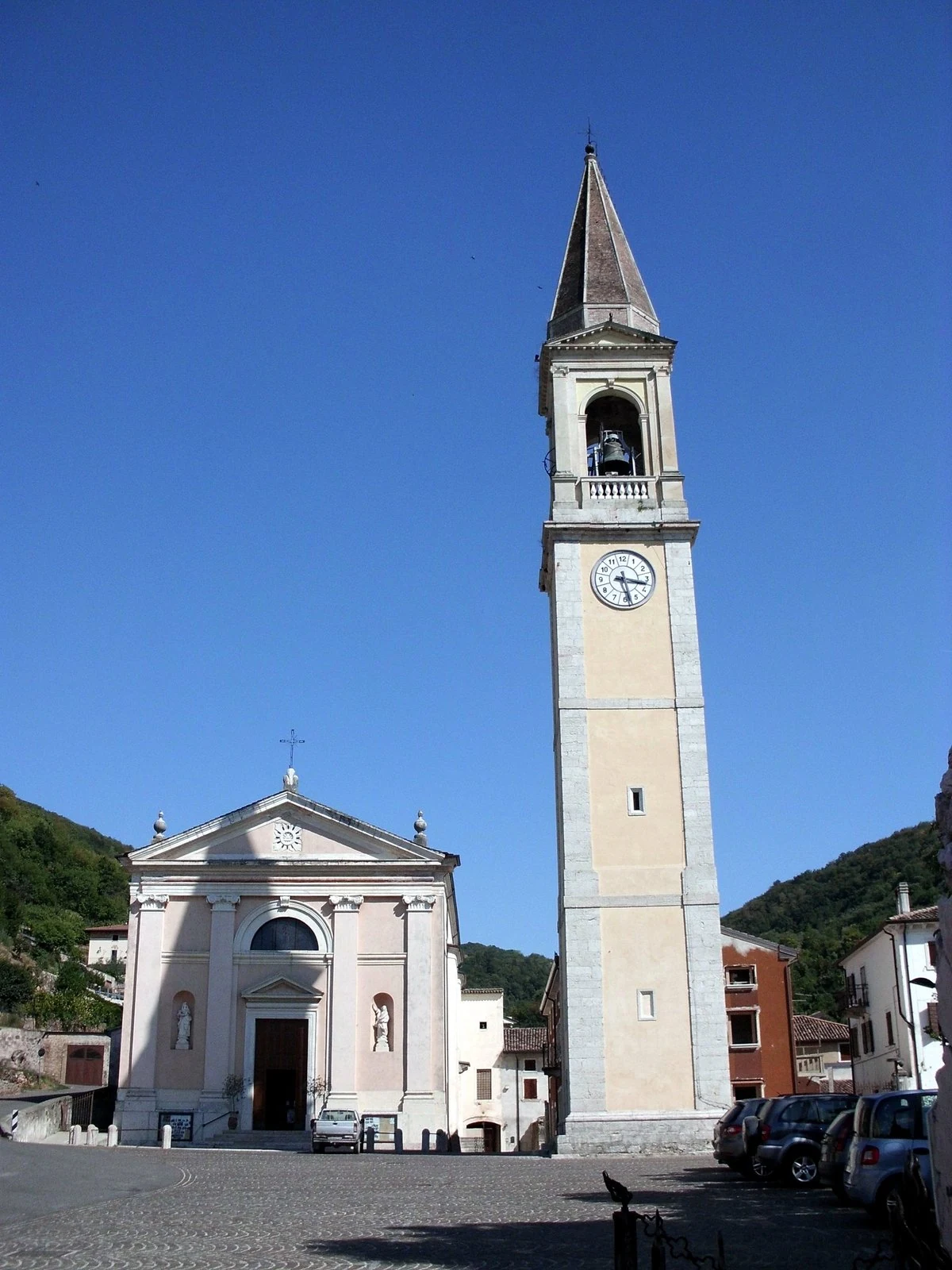chiesa dei Santi Vito, Modesto e Crescenzia, Badia Calavena — Chiese e Santuari Lago di Garda