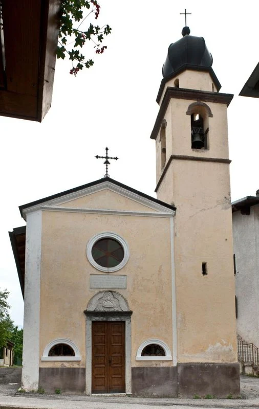 chiesa dei Sette Dolori della Beata Maria Vergine, Trambileno — Chiese e Santuari Lago di Garda