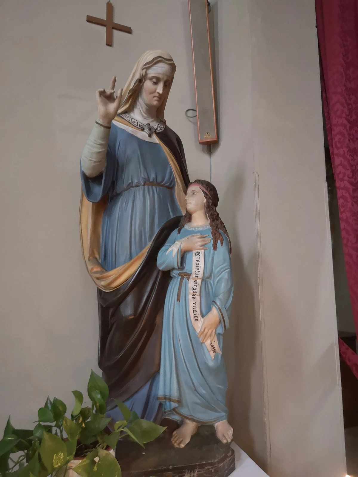 chiesa del Sacro Cuore di Gesù e di Sant'Anna, Borgo Virgilio — Chiese e Santuari Lago di Garda