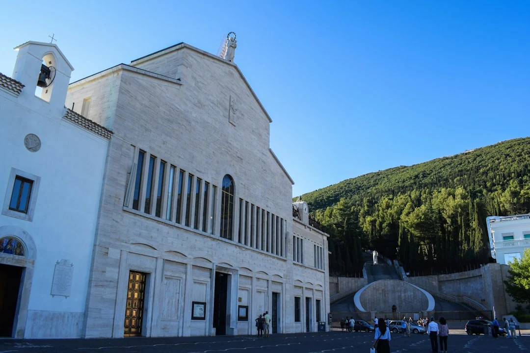 chiesa della Beata Vergine del Brizzo, Roè Volciano — Chiese e Santuari Lago di Garda