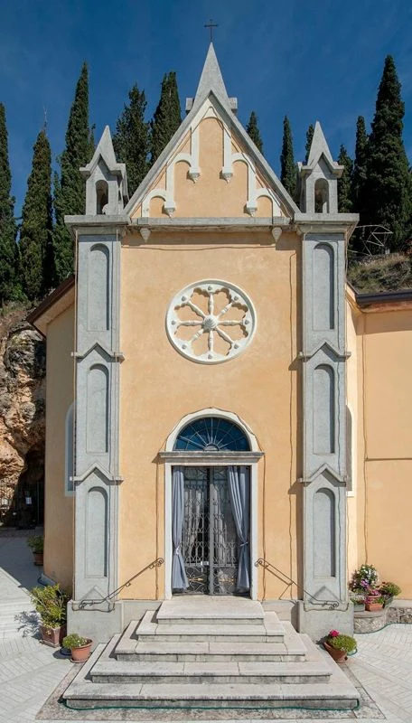 chiesa della Madonna della Salette, Fumane — Chiese e Santuari Lago di Garda