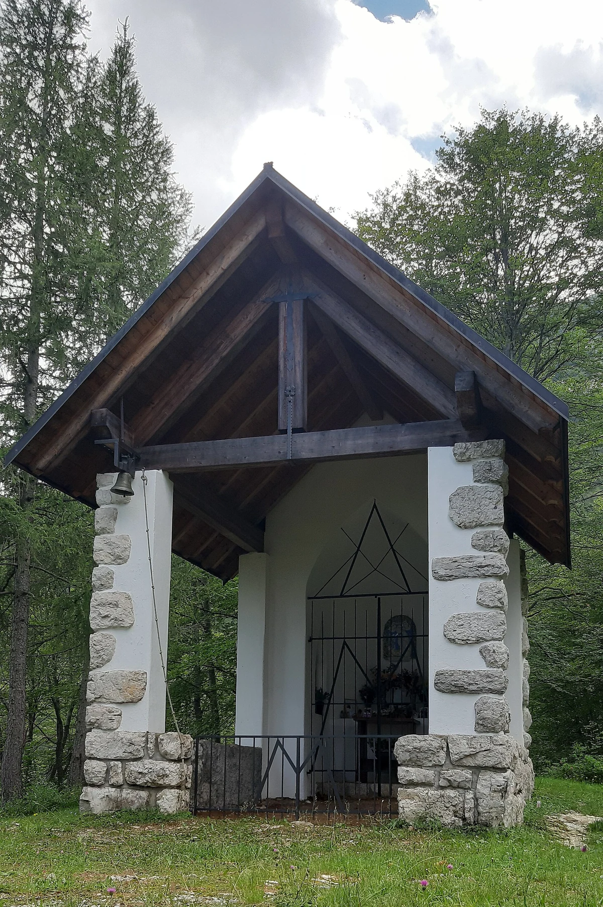 chiesa della Madonna delle Nevi, Altopiano della Vigolana — Chiese e Santuari Lago di Garda