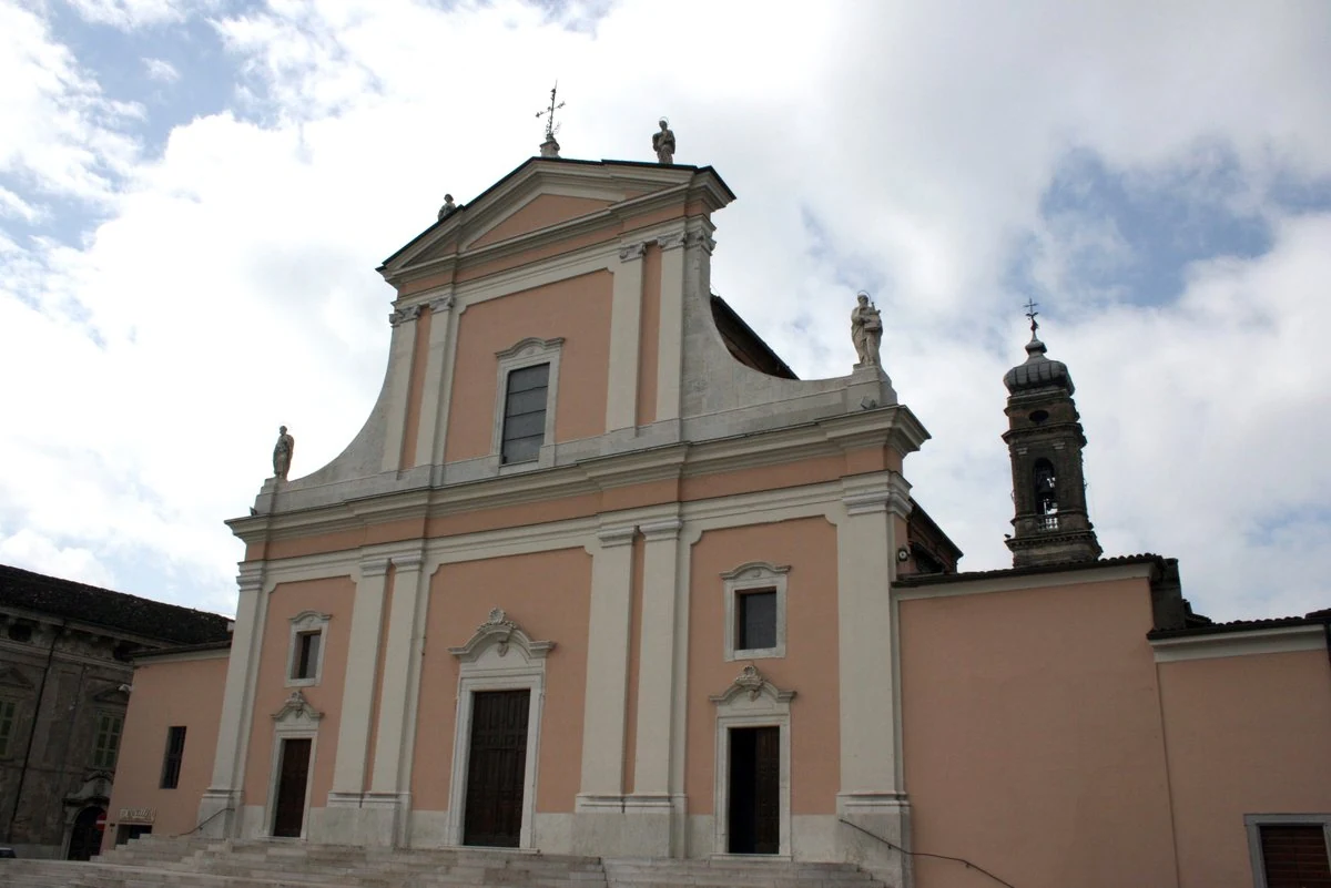 chiesa dell'Assunzione della Beata Vergine Maria, Medole — Chiese e Santuari Lago di Garda
