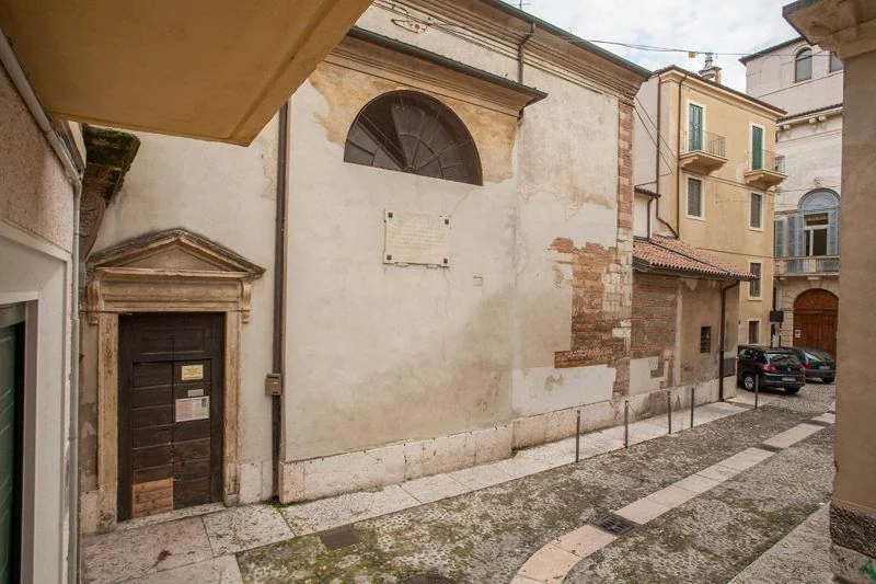 Chiesa di San Salvatore Vecchio, Verona — Chiese e Santuari Lago di Garda