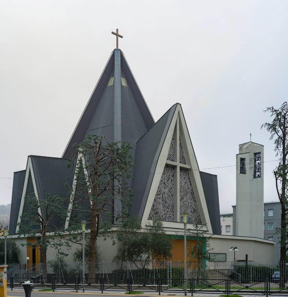 chiesa di Santa Maria Crocifissa di Rosa, Brescia — Chiese e Santuari Lago di Garda