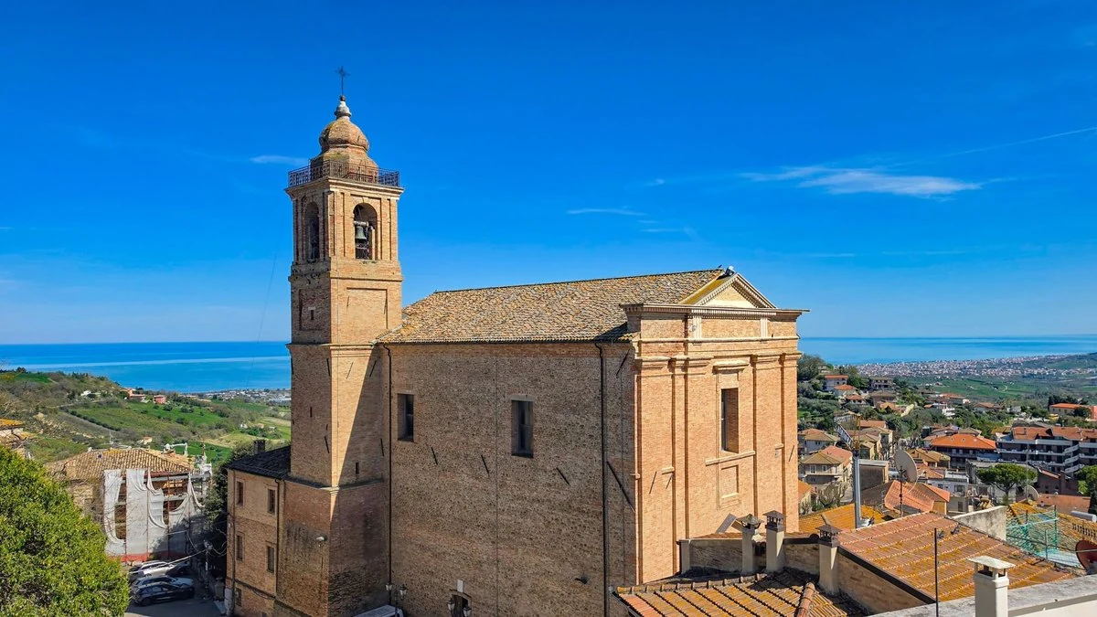 chiesa di Santa Maria delle Bradelle, Calvisano — Chiese e Santuari Lago di Garda
