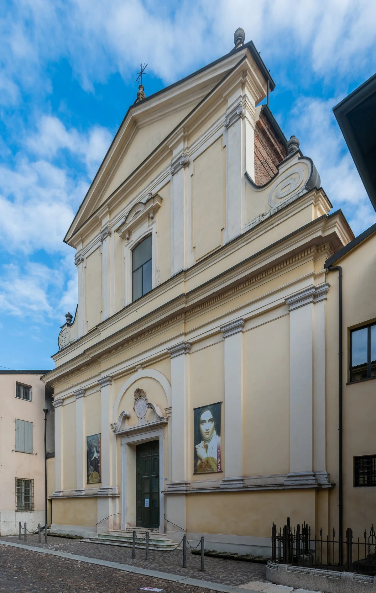 chiesa di Santa Teresa, Mantova — Chiese e Santuari Lago di Garda