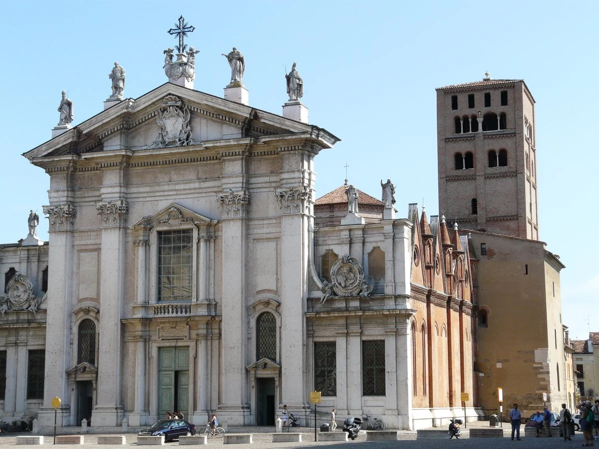 duomo di Mantova, Mantova — Chiese e Santuari Lago di Garda