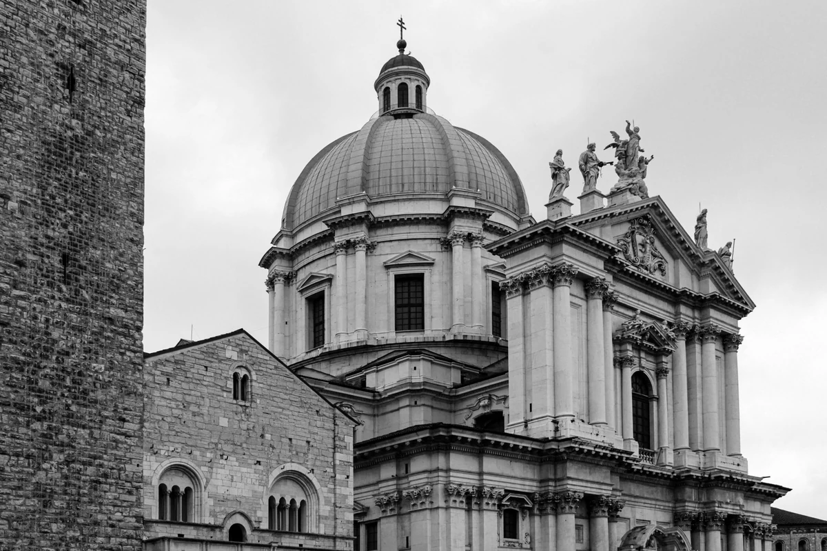 Duomo Nuovo, Brescia — Chiese e Santuari Lago di Garda
