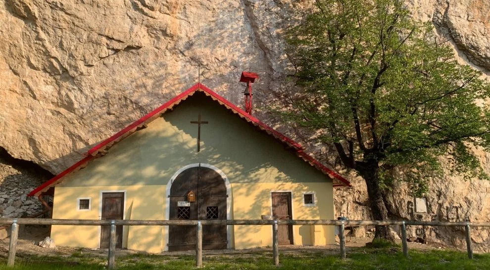 eremo di Santa Cecilia, Volano — Chiese e Santuari Lago di Garda